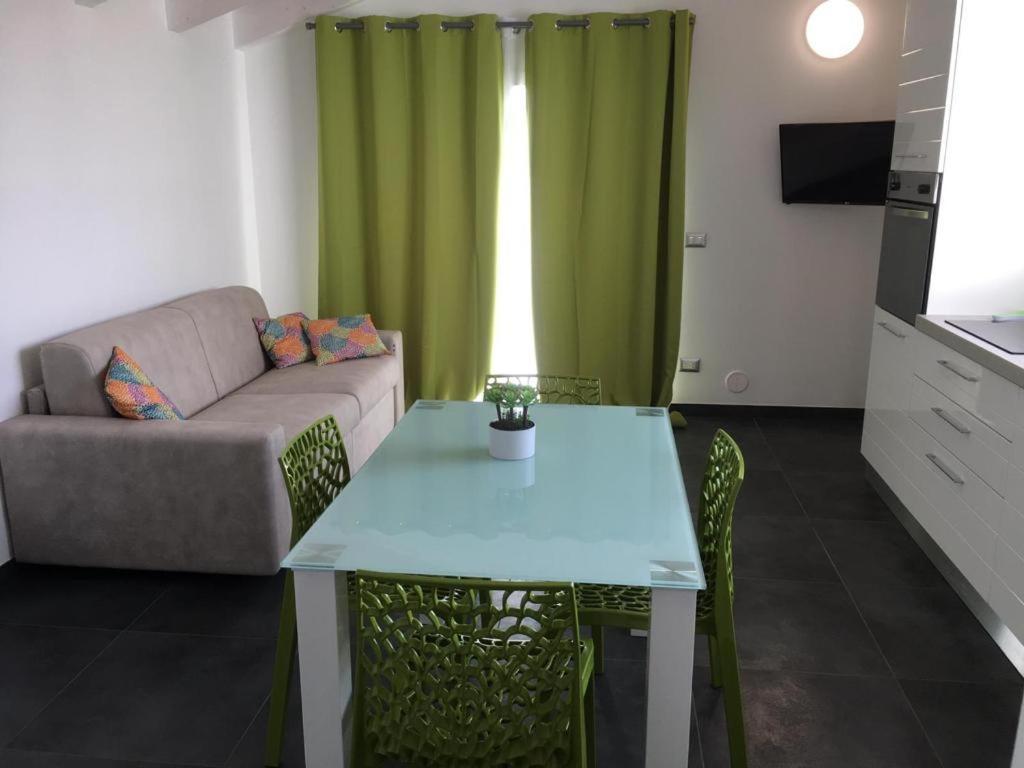 Casa Vacanza Colors Porto Torres Exterior foto